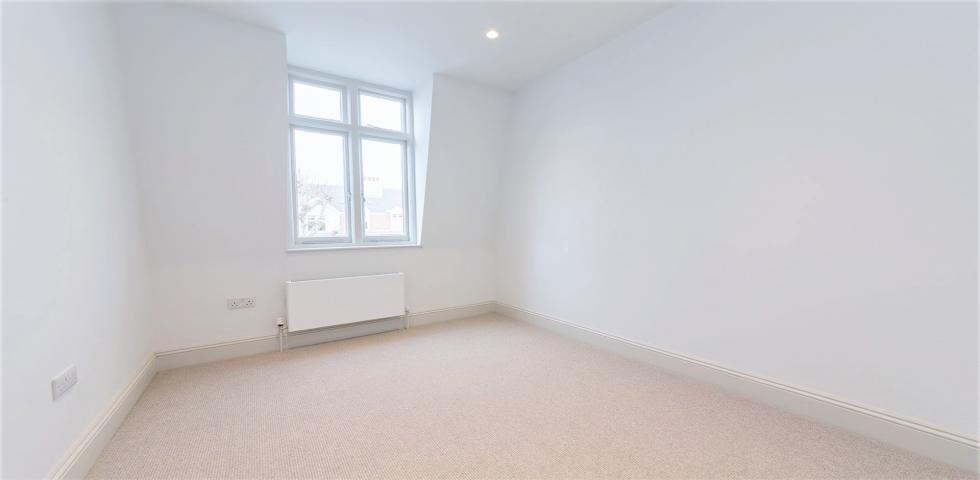 			3 Bedroom, 1 bath, 1 reception Flat			 Castellain Road, MAIDA VALE
